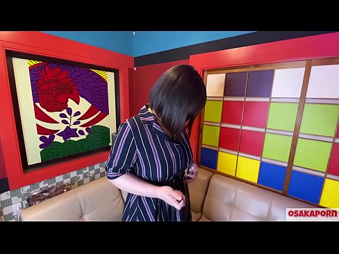 ❤️ Une jolie Japonaise aux gros seins se masturbe avec des jouets sexuels et a un orgasme. Elle parle dans une interview de son expérience de la baise. Gros seins et chatte poilue gémissant bruyamment. Osakaporn ☑ Fucking at us ☑